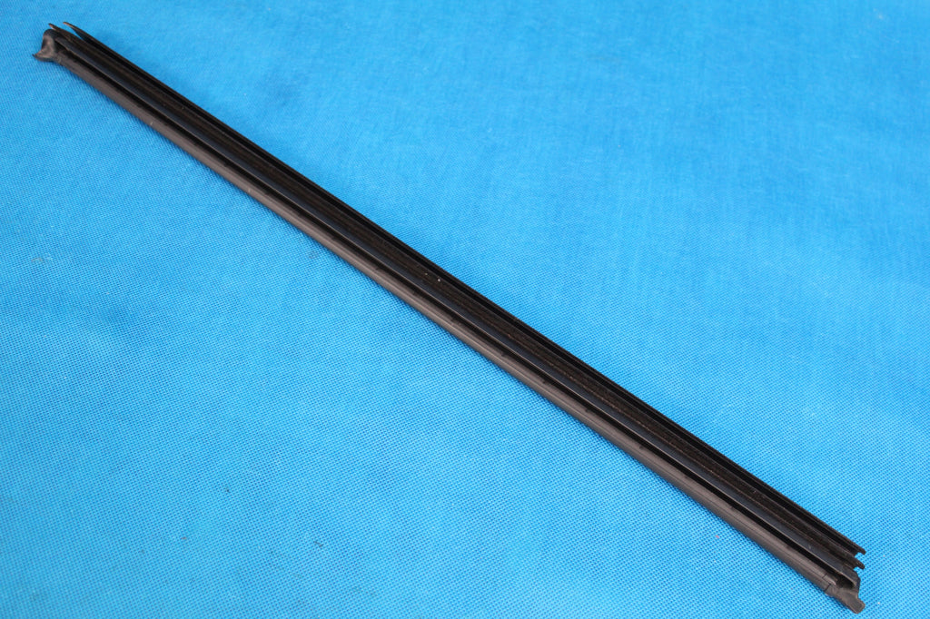 SKODA SUPERB III 3V DOOR SEAL REAR RIGHT 3V9839480 2016R