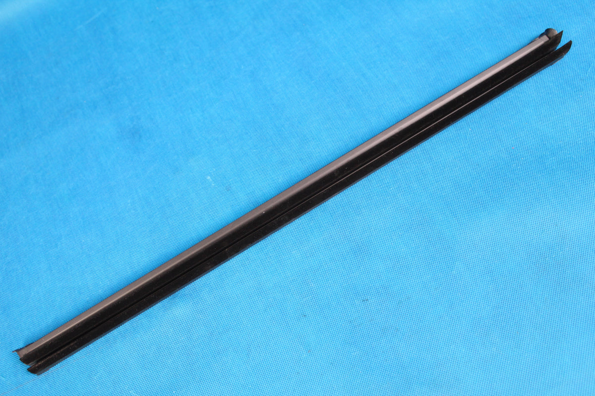 SKODA SUPERB III 3V DOOR SEAL REAR RIGHT 3V9839480 2016R