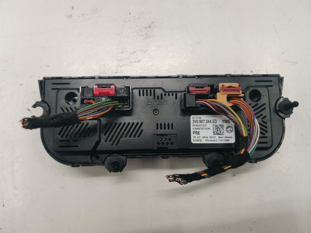 SKODA SUPERB III AIR CONDITIONING PANEL 3V0907044ED