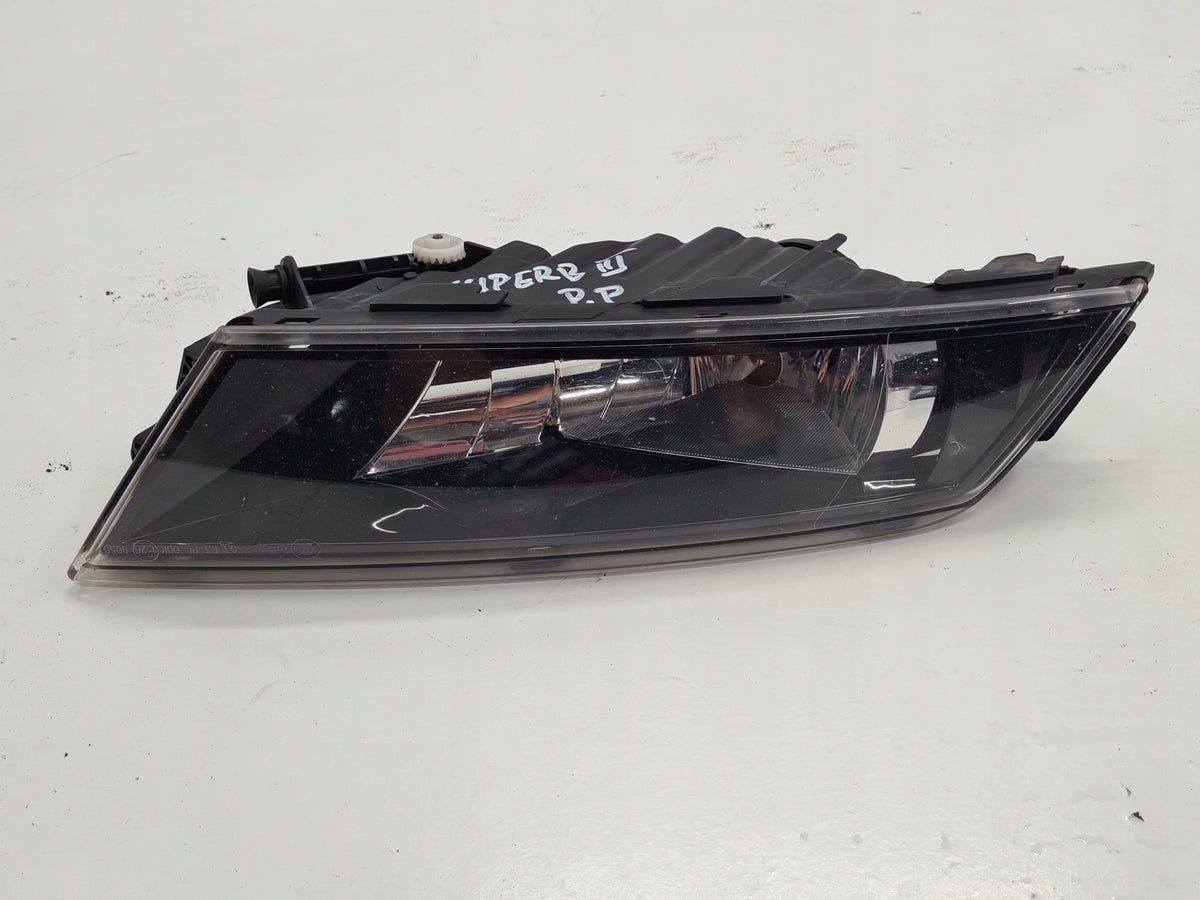 SKODA SUPERB III HALOGEN BUMPER RIGHT FRONT 3V0941700