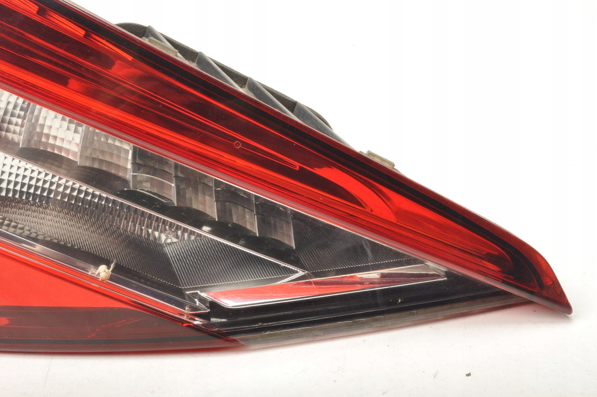 SKODA SUPERB III LAMP LEFT REAR IN FLAP STATION WAGON 3V9945307B