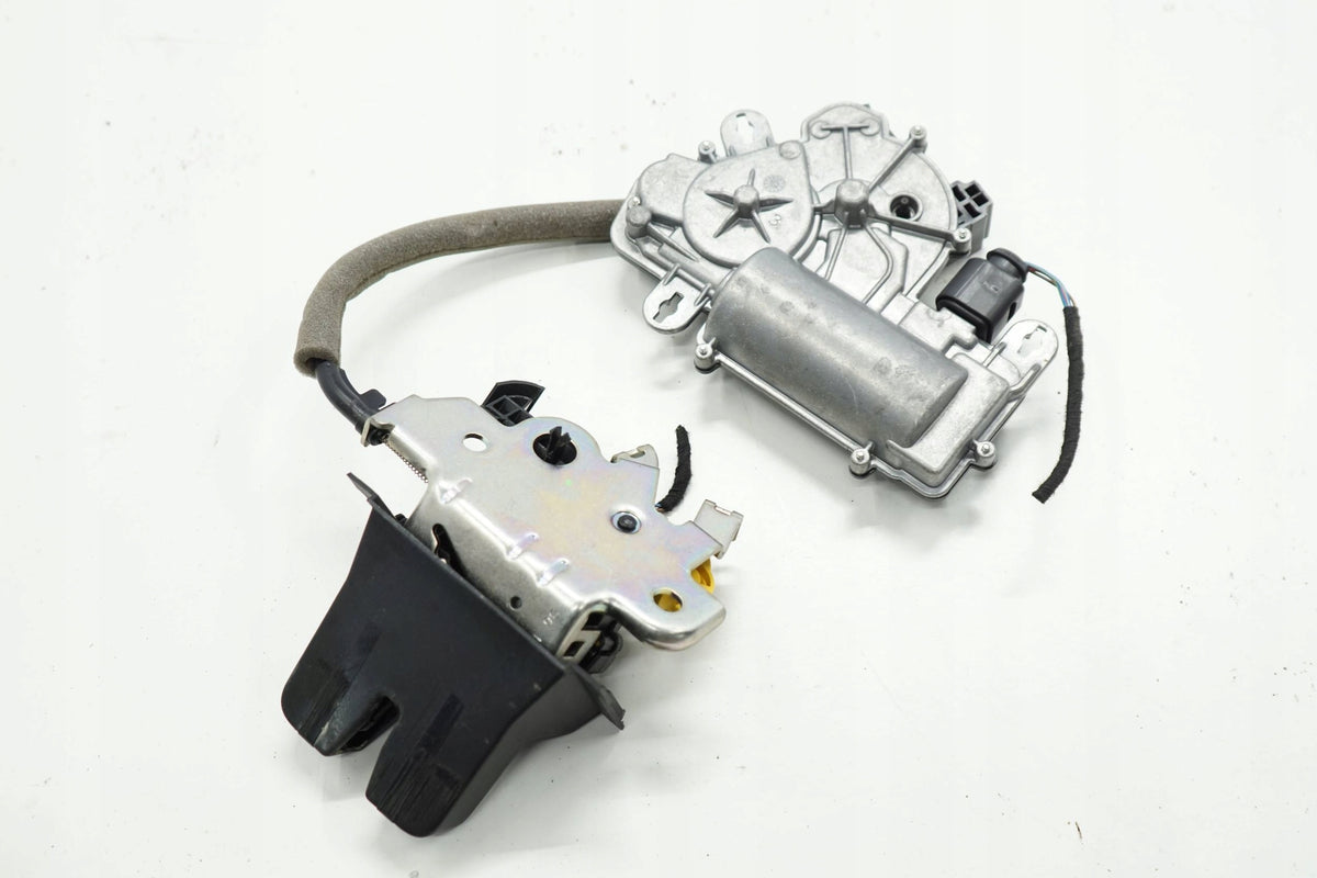 SKODA SUPERB III STATION WAGON LOCK TAILGATE PULL 5TA827887A 4M0827506B