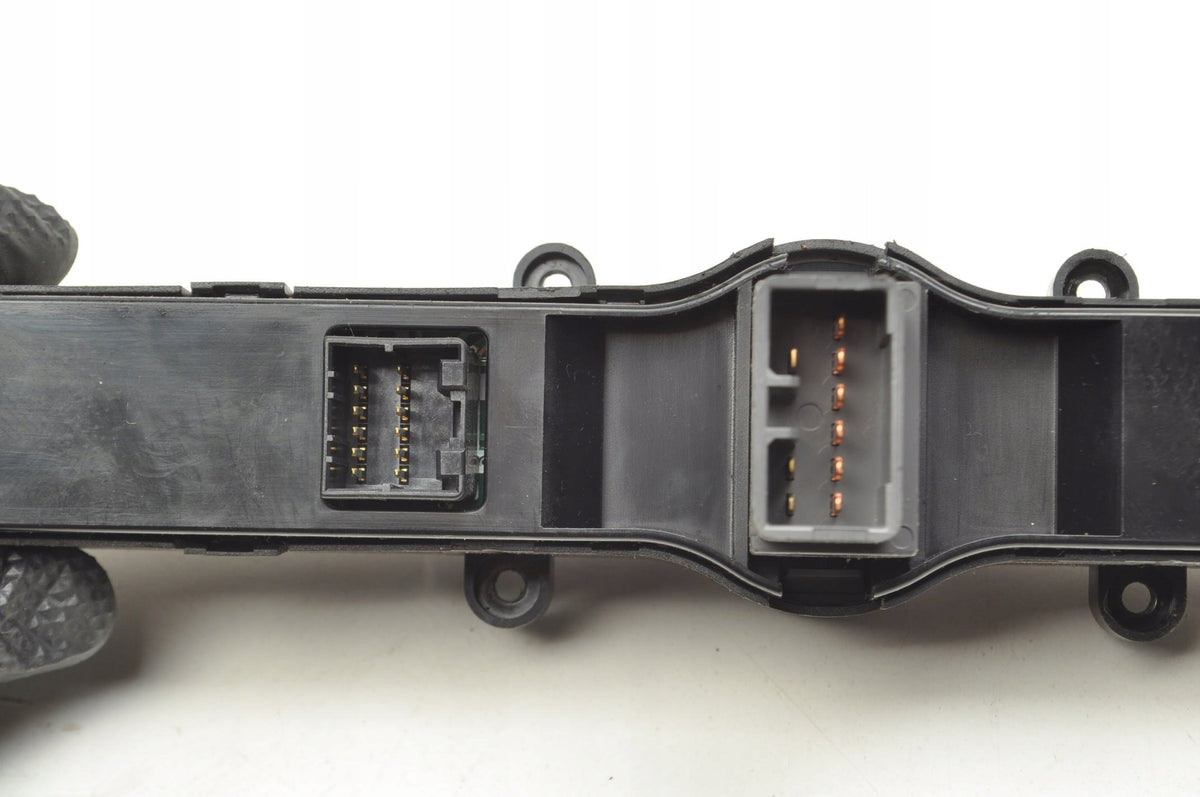 SSANGYONG REXTON LIFT EMERGENCY LIGHT SWITCH 85200-08B10