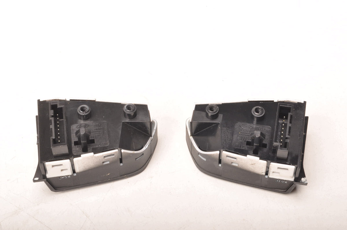 STEERING WHEEL BUTTONS HYUNDAI I20 96700-1J050 96700-1J000 SET