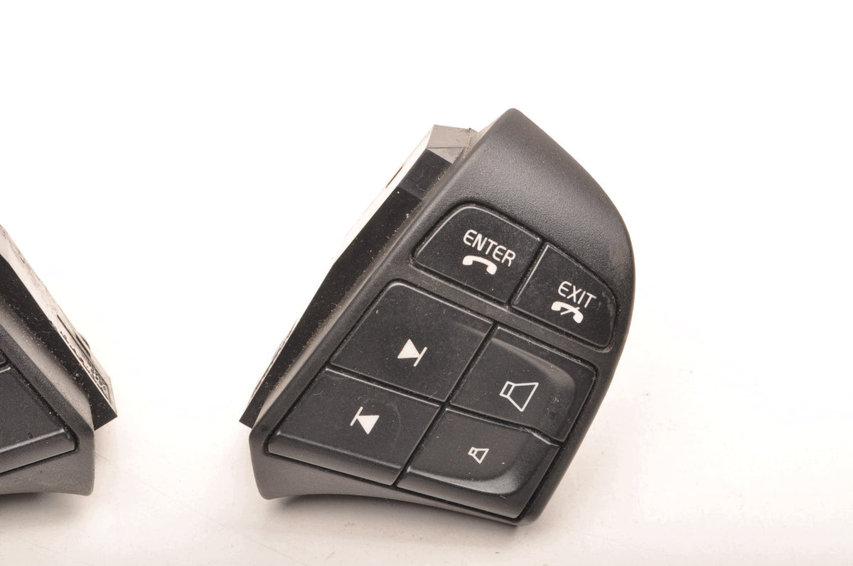 STEERING WHEEL BUTTONS VOLVO C30 31313951 31313949 SET