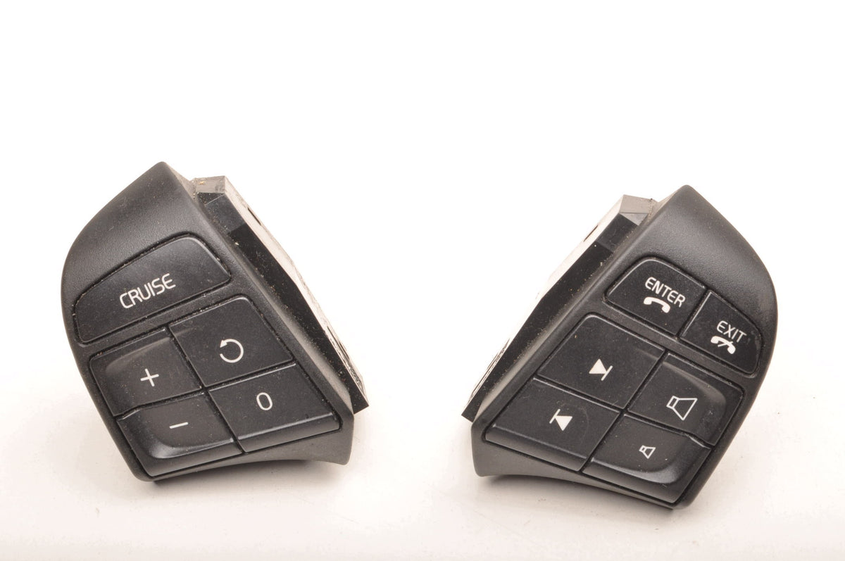 STEERING WHEEL BUTTONS VOLVO C30 31313951 31313949 SET