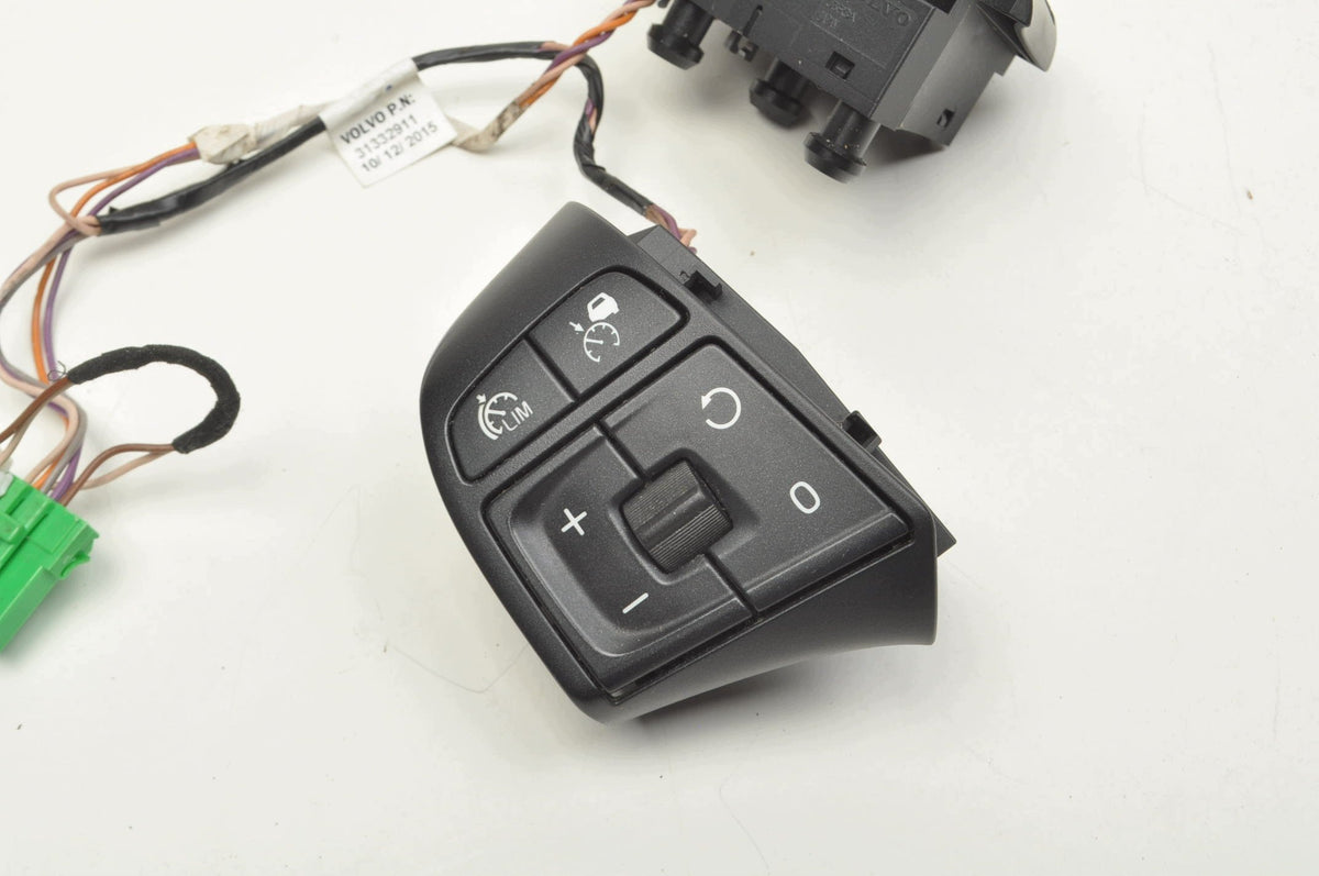 STEERING WHEEL BUTTONS VOLVO V40 II 31334463 31334459 SET