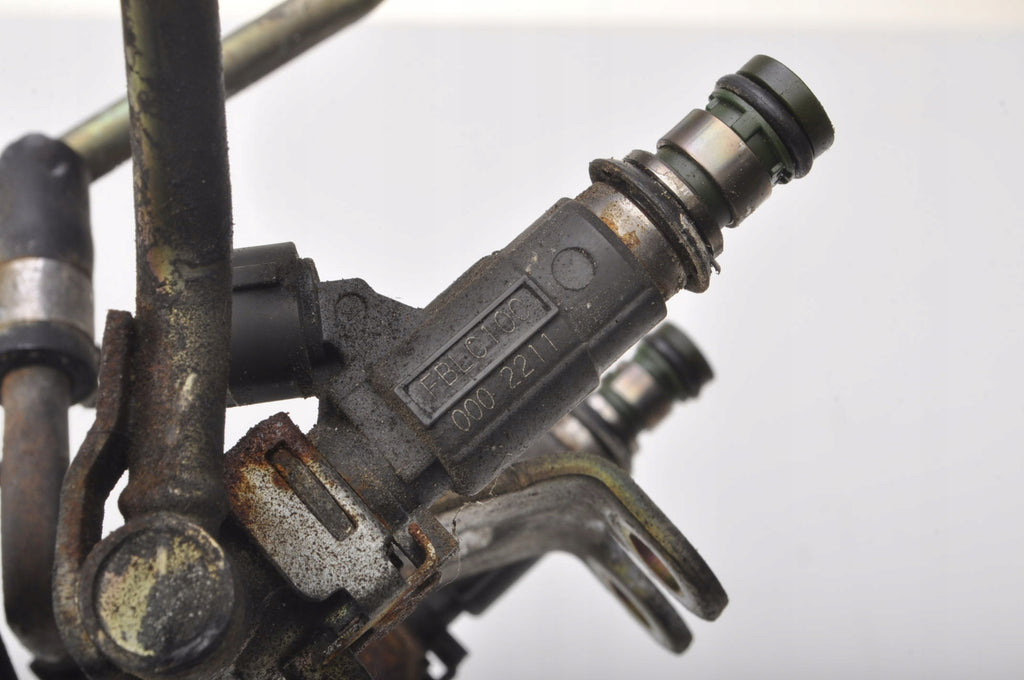 SUBARU FORESTER AND 2.0 INJECTION RAIL 17523 AA560