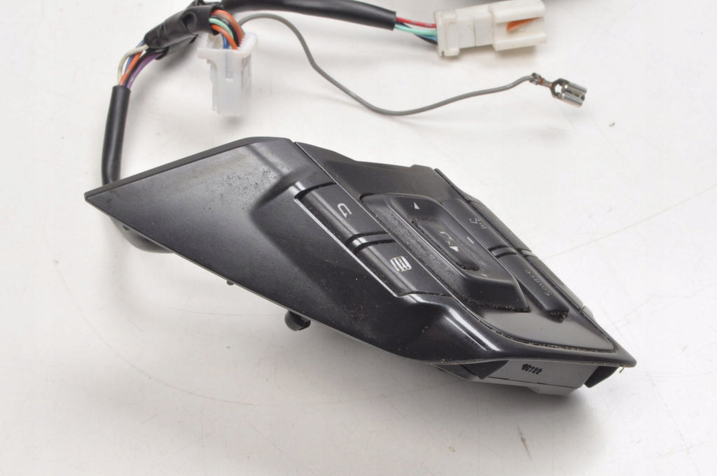 SUBARU LEVORG STEERING WHEEL BUTTONS