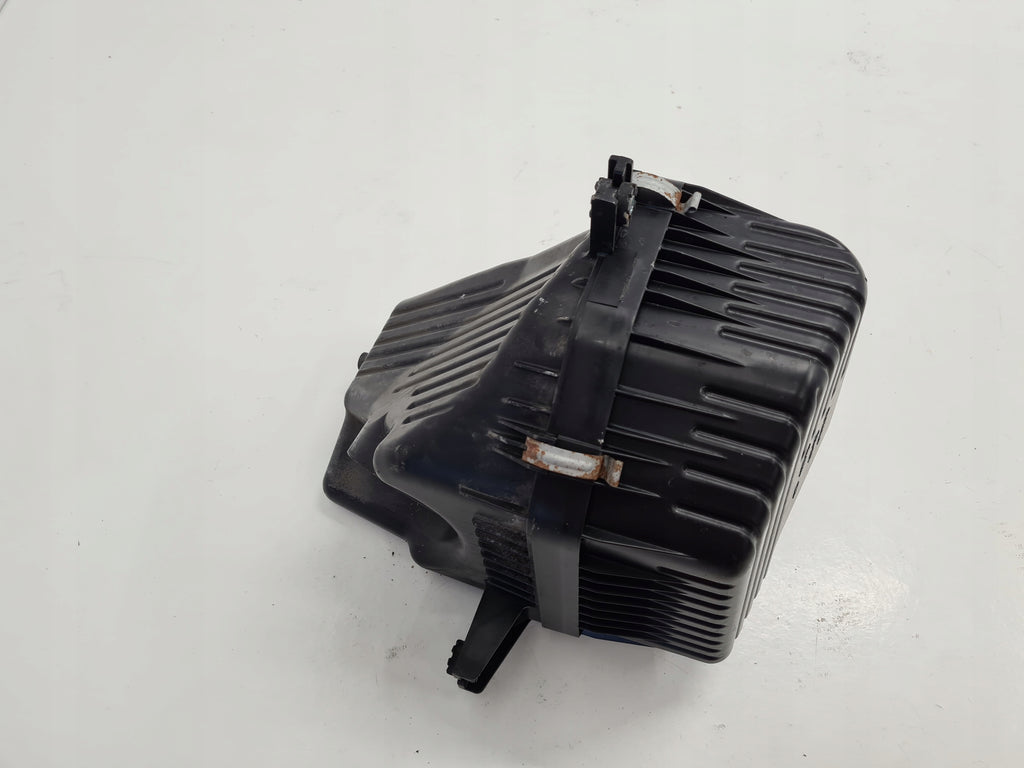 SUZUKI GRAND VITARA II AIR FILTER HOUSING 2.4B