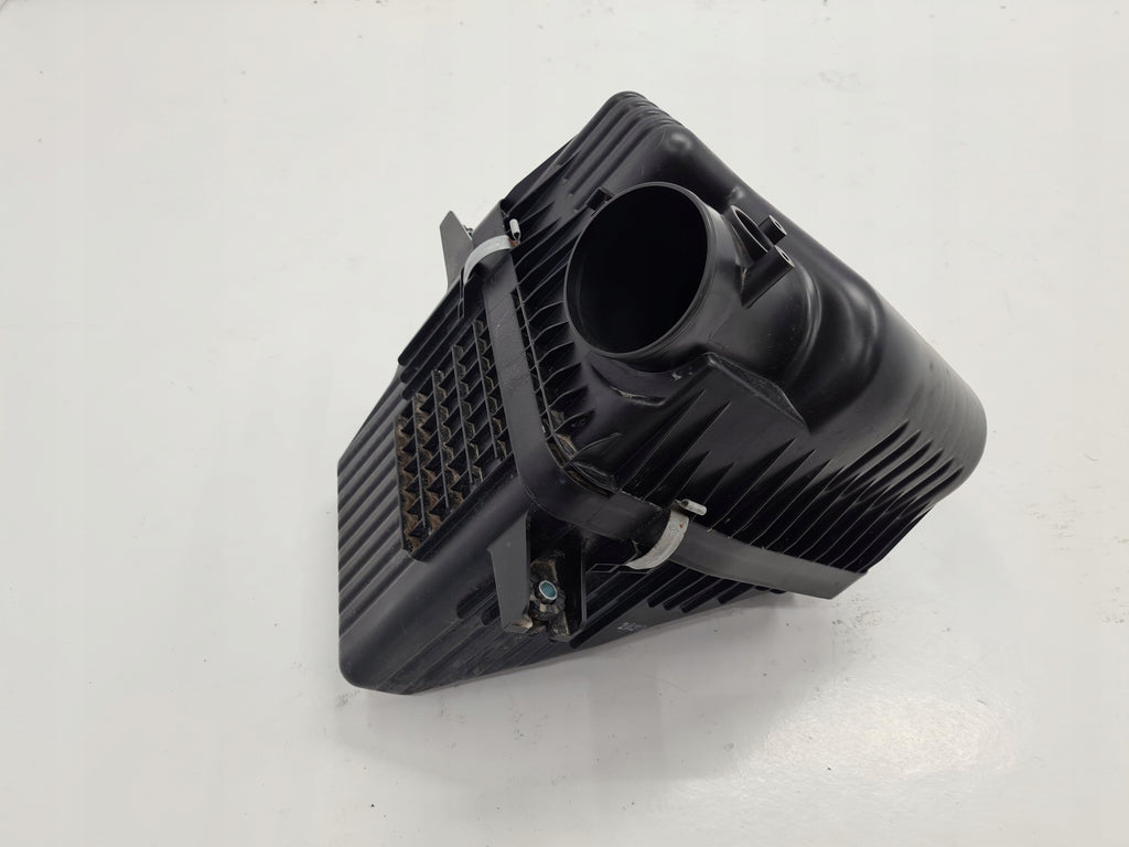 SUZUKI GRAND VITARA II AIR FILTER HOUSING 2.4B