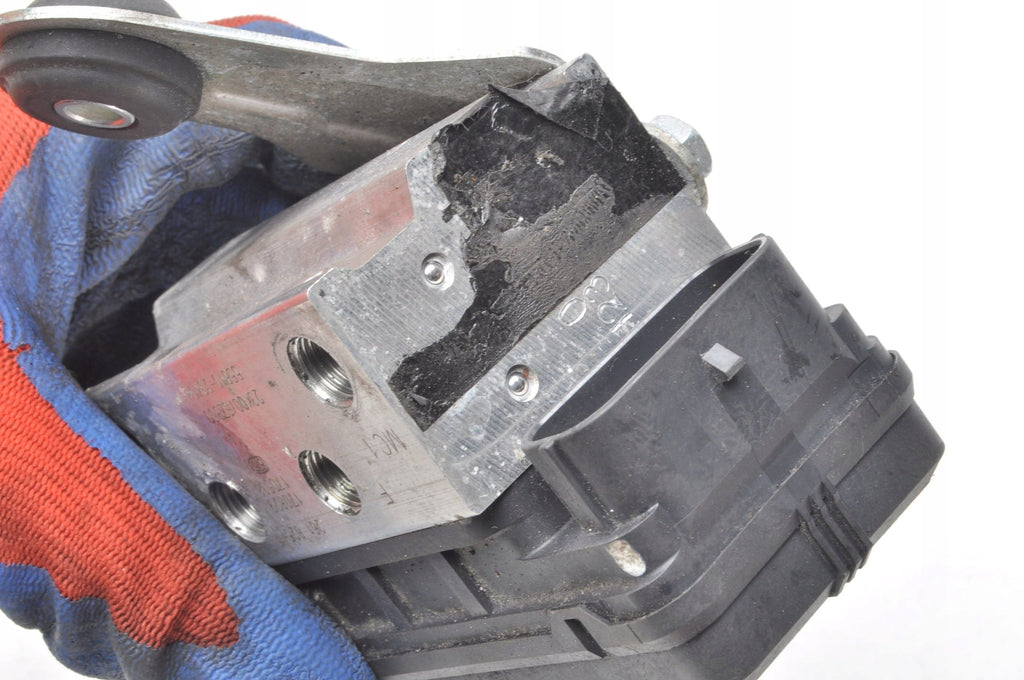 SUZUKI GSX-R 125 ABS PUMP 55610-23K0