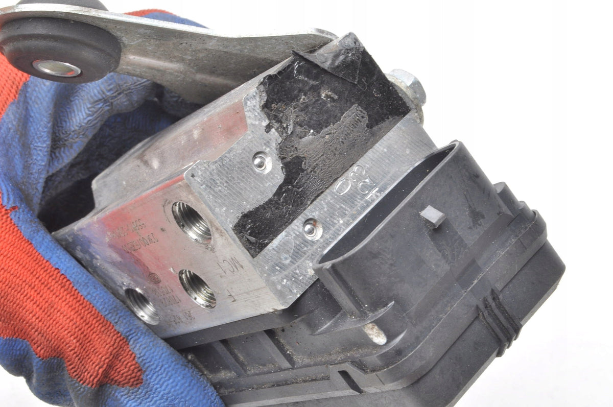 SUZUKI GSX-R 125 ABS PUMP 55610-23K0