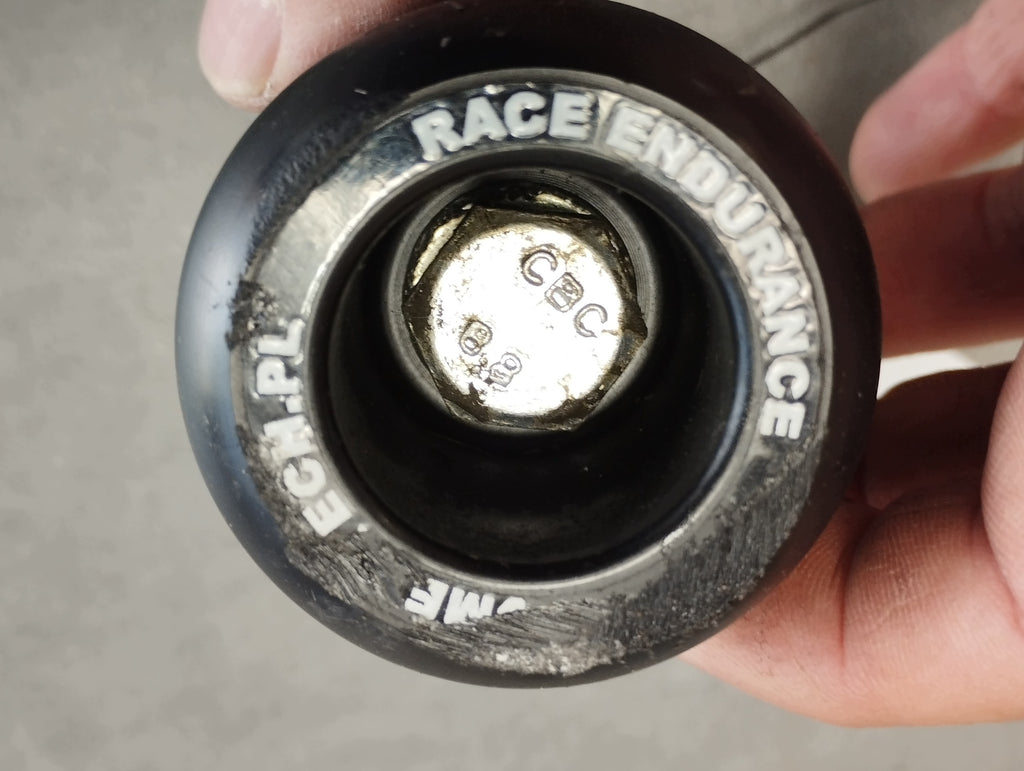 SUZUKI GSX-R 750 2000 YEAR CRASCH PAD LEFT