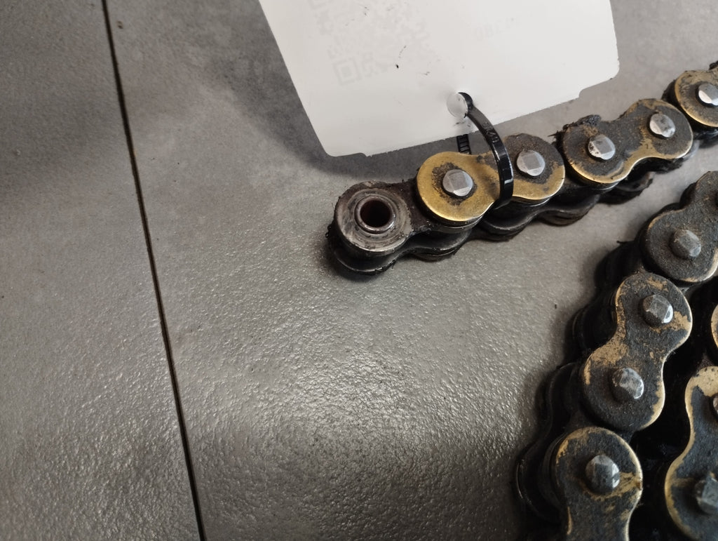 SUZUKI GSX-R 750 2000 YEAR DRIVE CHAIN