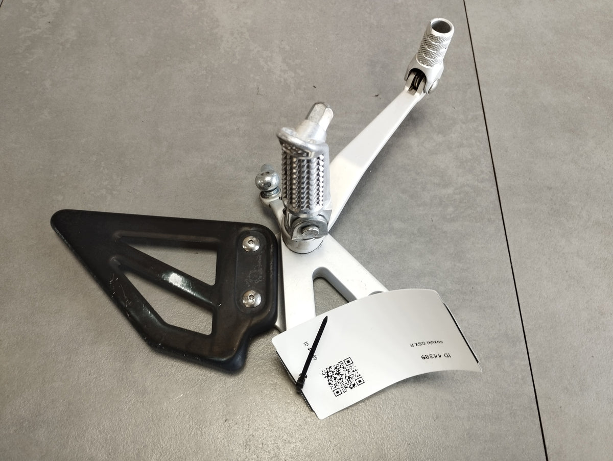 SUZUKI GSX-R 750 2000 YEAR left front set footrest