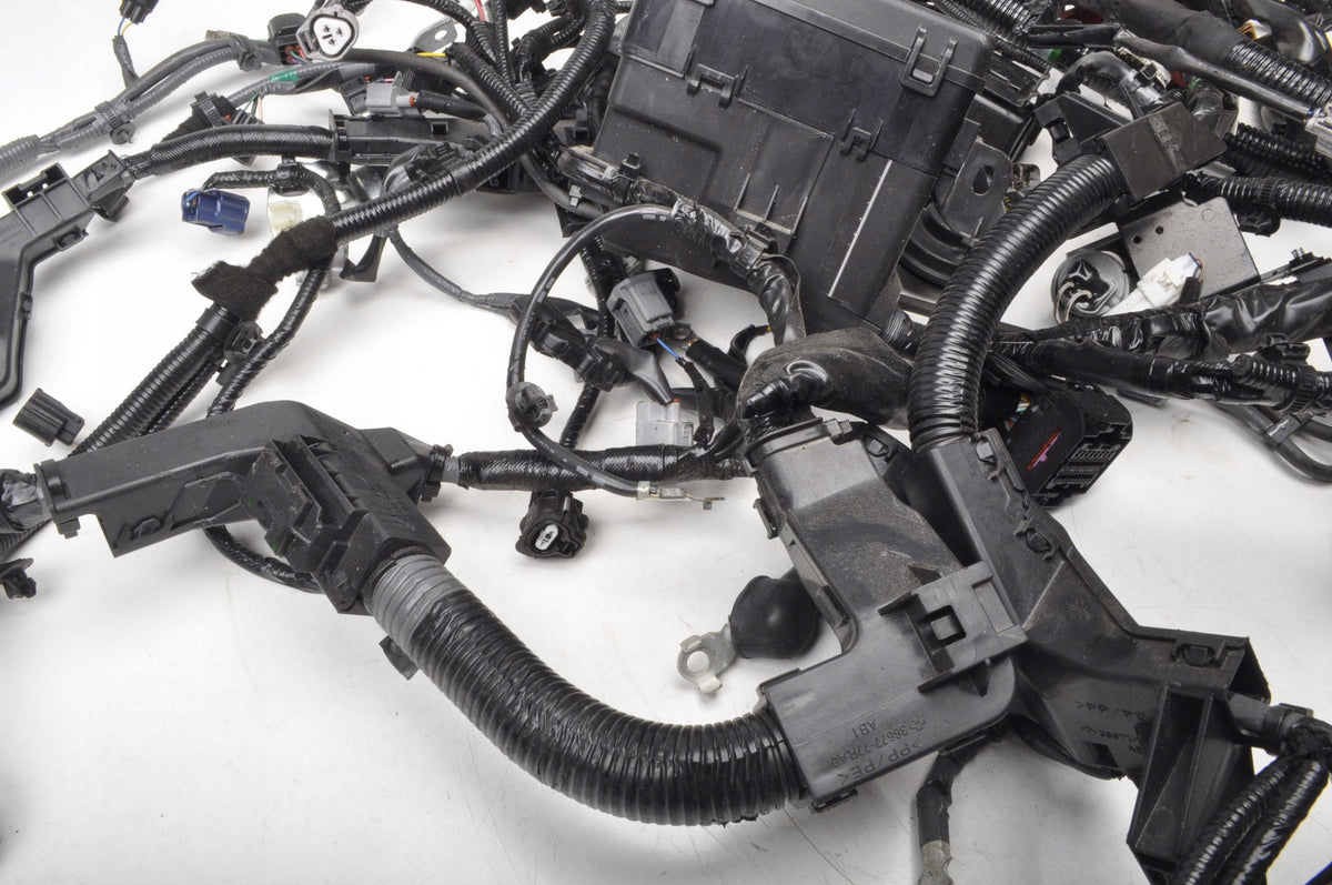 SUZUKI JIMNY IV 1.5 16V BUNDLE ENGINE COMPARTMENT INSTALLATION 23R