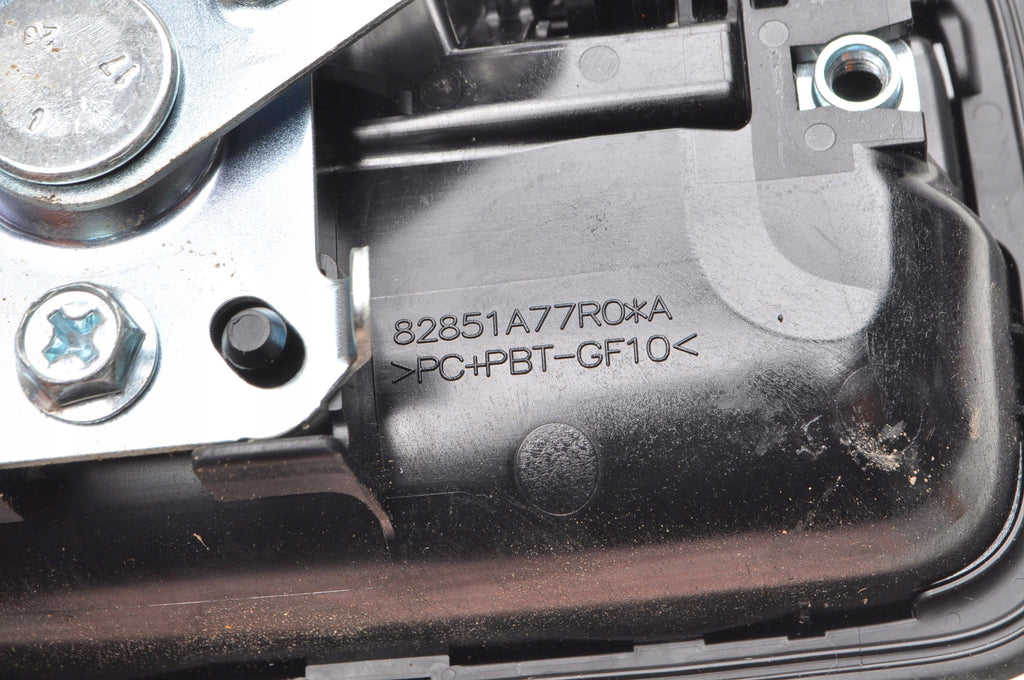 SUZUKI JIMNY IV FLAP HANDLE 82851A77R0