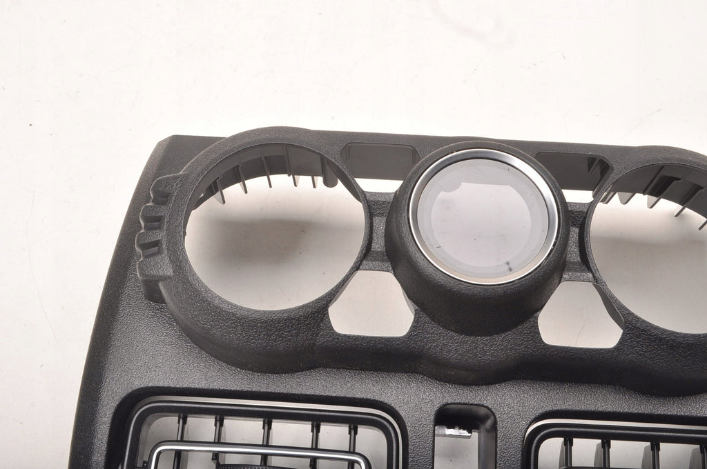 SUZUKI JIMNY IV GRILLE AIR VENT CENTER