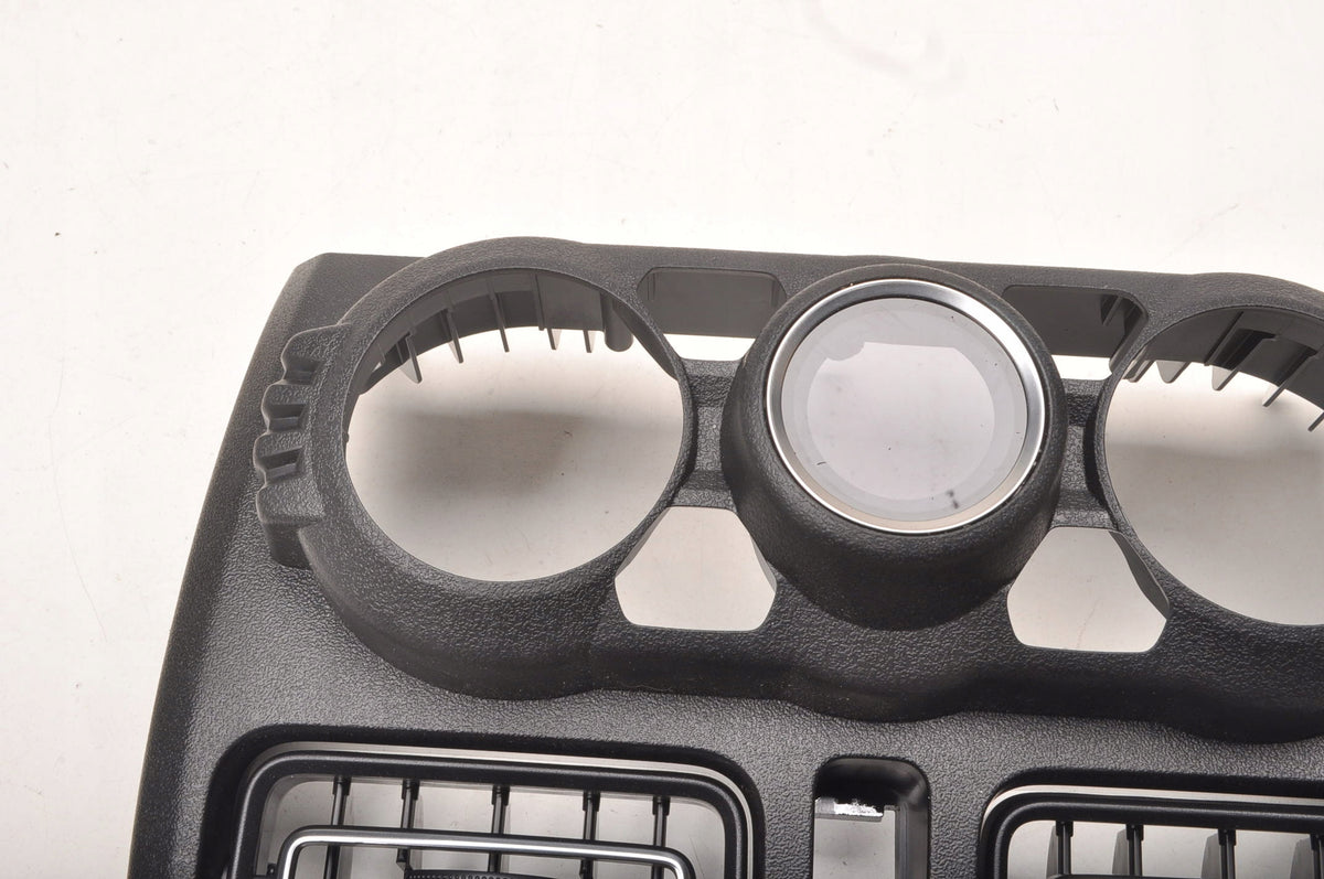 SUZUKI JIMNY IV GRILLE AIR VENT CENTER