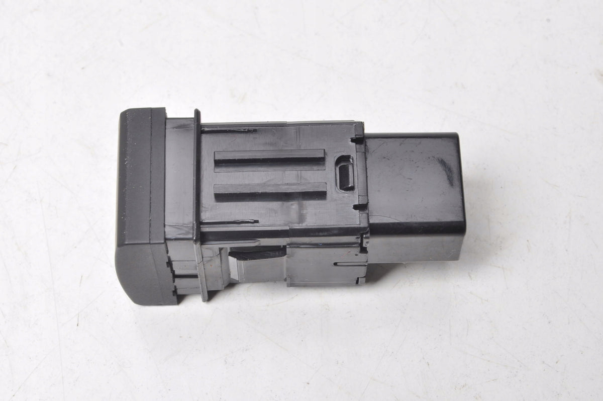 SUZUKI S-CROSS PANEL SWITCH 24R 374-0M35 FP8E