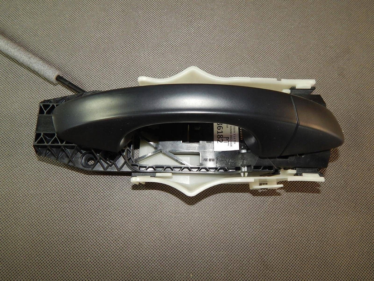 Skoda Octavia Mk3 DOOR HANDLE RIGHT REAR 5G0837206