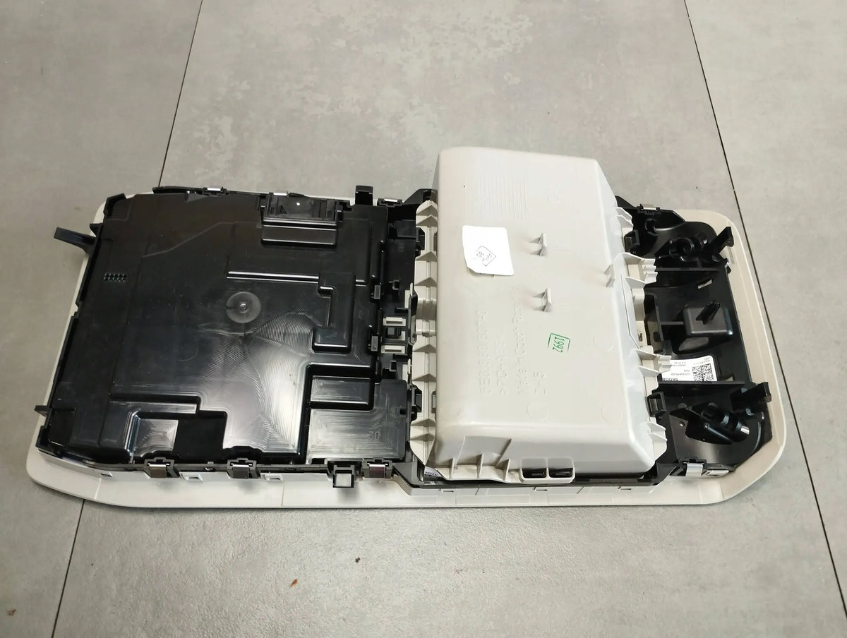 Skoda Octavia Mk4 CABIN INTERIOR LAMP 5E3868837A