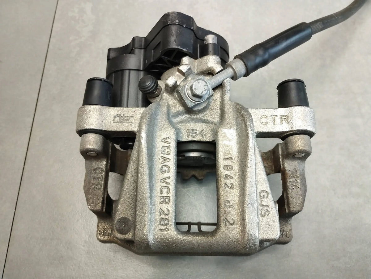 Skoda Octavia Mk4 CLAMP RIGHT REAR 5R3615406A