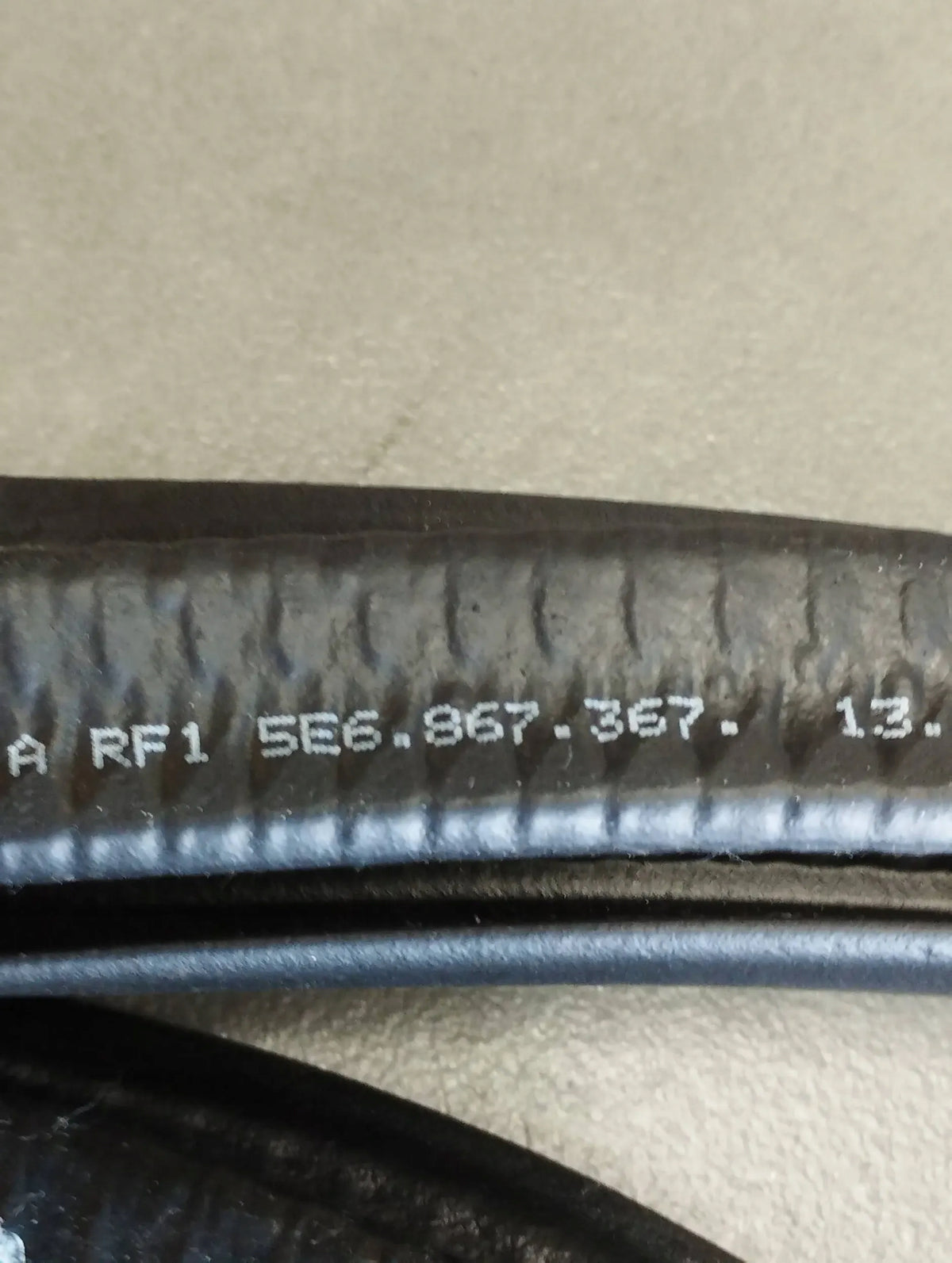 Skoda Octavia Mk4 HB DOOR SEAL RIGHT REAR 5E6867367