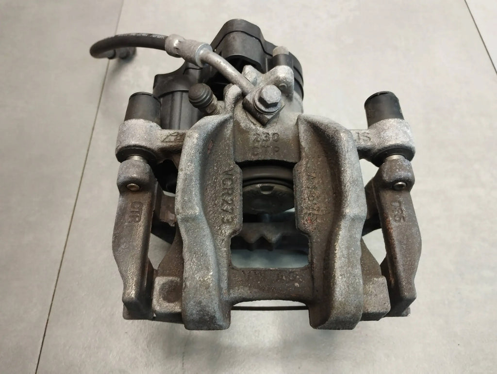 Skoda Superb 3V CLAMP RIGHT REAR 3Q0615406AC 4X4