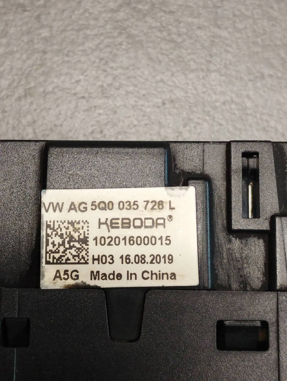 Skoda Superb 3V Double USB socket 5Q0035726L