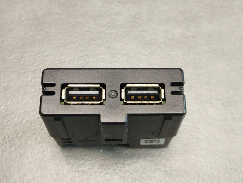 Skoda Superb 3V Double USB socket 5Q0035726L