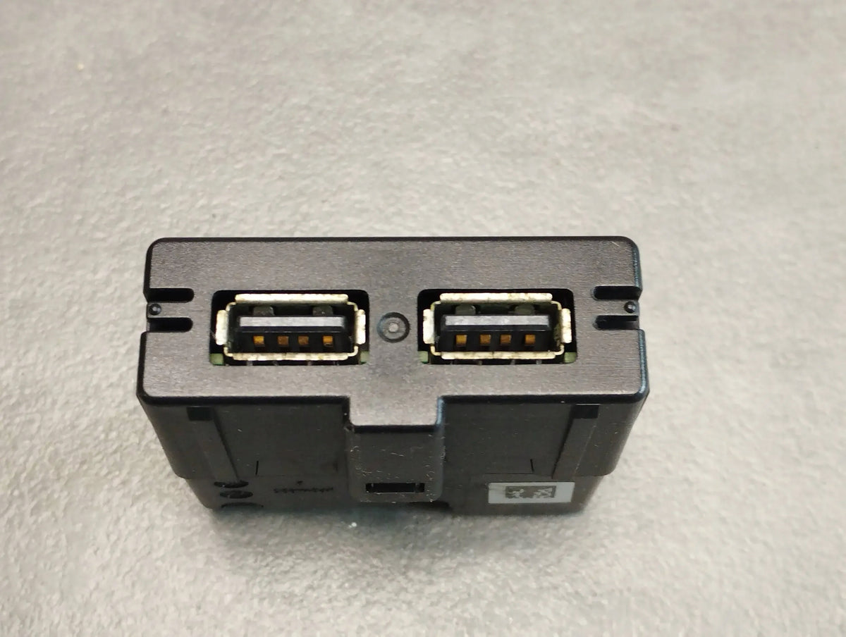 Skoda Superb 3V Double USB socket 5Q0035726L