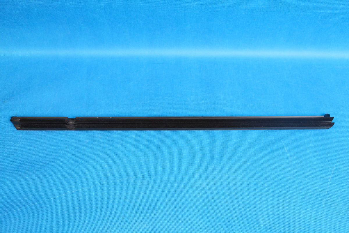 TIGUAN II 5N WINDOW SEAL DOOR REAR RIGHT 5NA839479 2019R