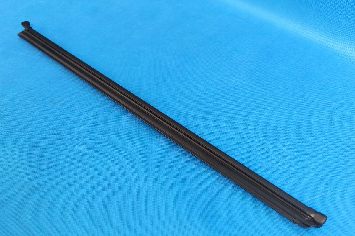 TIGUAN II 5N WINDOW SEAL DOOR REAR RIGHT 5NA839479 2019R