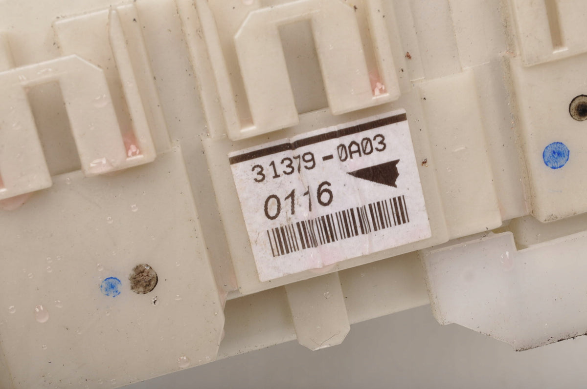 TOYOTA AURIS AND FUSE BOX 82730-02J40