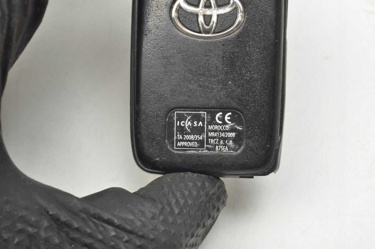 TOYOTA AURIS AND KEY PILOT MR4134