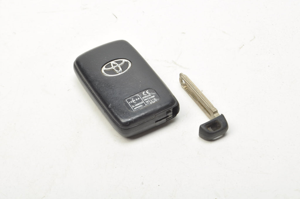 TOYOTA AURIS AND KEY PILOT MR4134