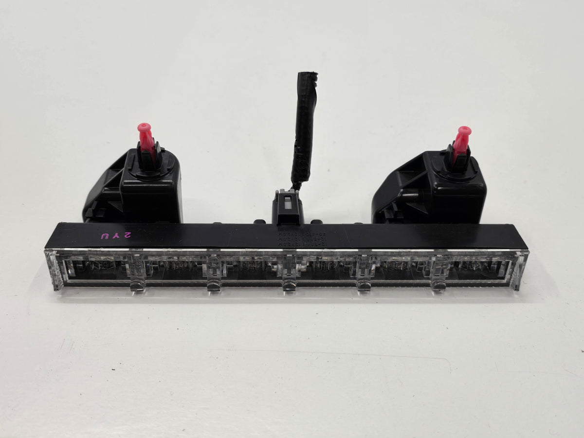 TOYOTA AURIS II E18 HB 13R THIRD STOP LIGHT