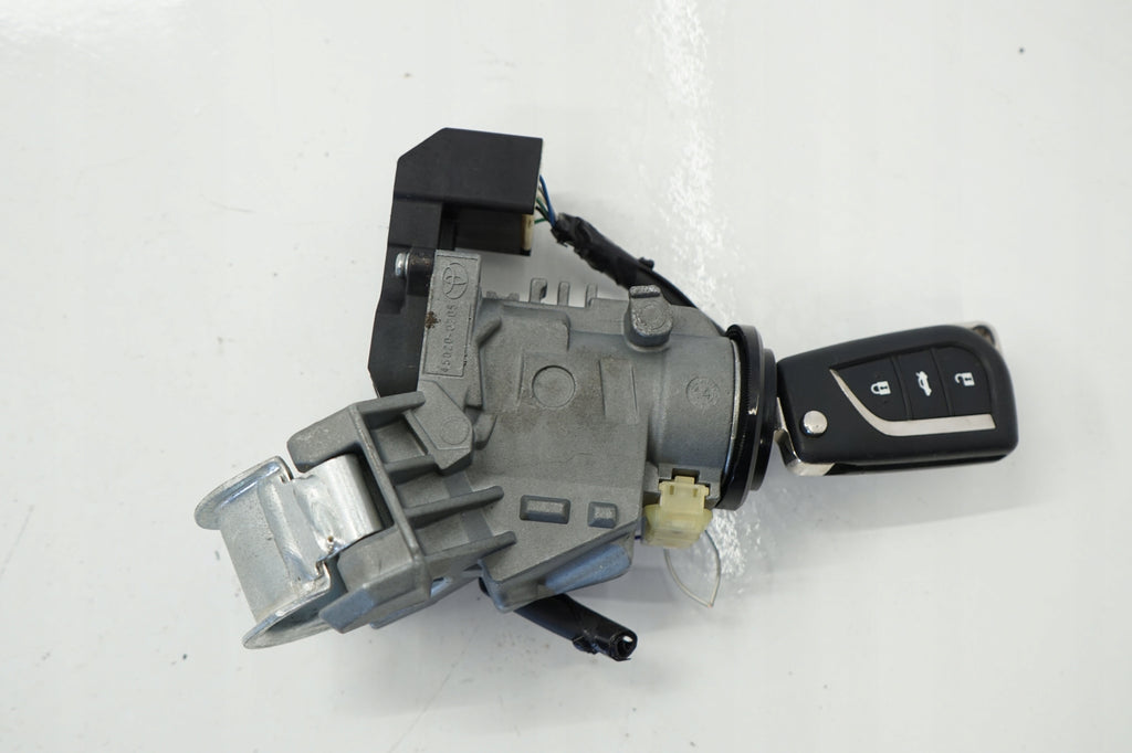 TOYOTA AURIS II E18 LIFT IGNITION KEY 1.6D 45020-0205