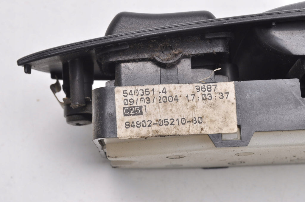 TOYOTA AVENSIS II T25 PANEL WINDOW LOWERING BUTTON 84802-05210-B0