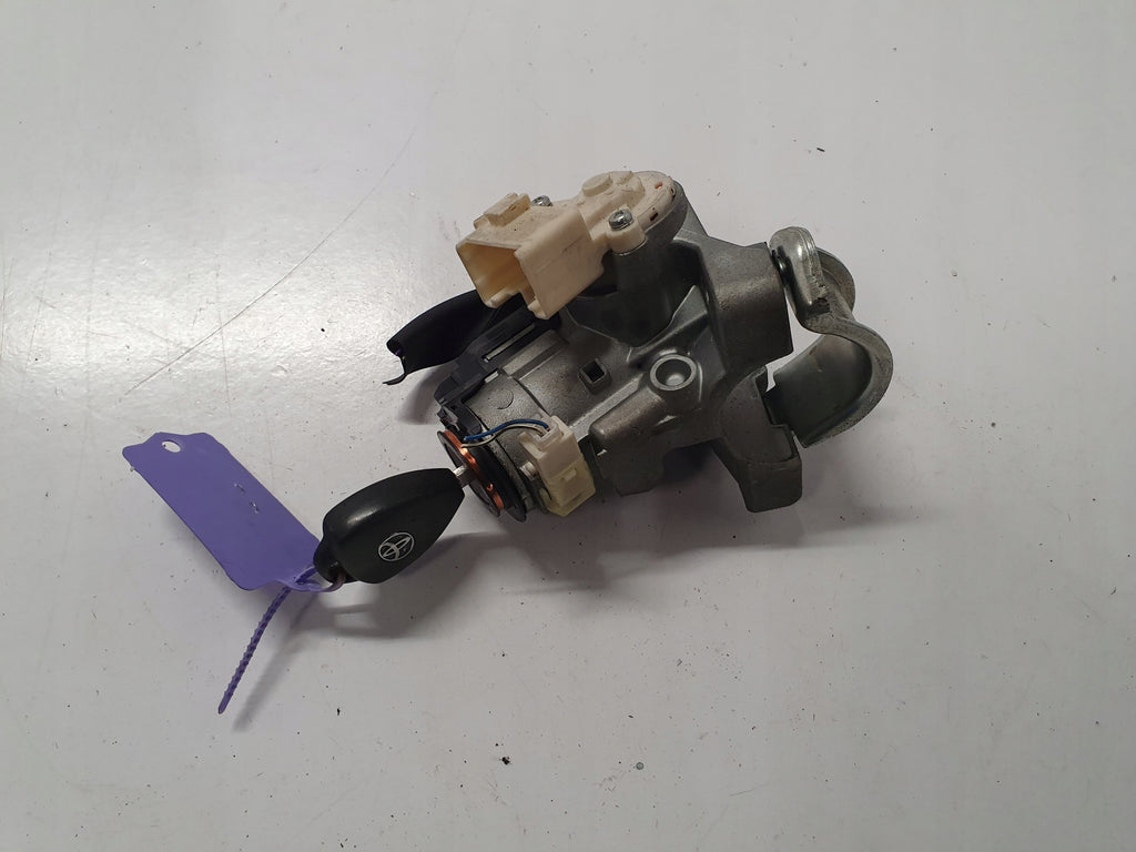 TOYOTA AVENSIS T27 KEY IGNITION 2.0 D4D