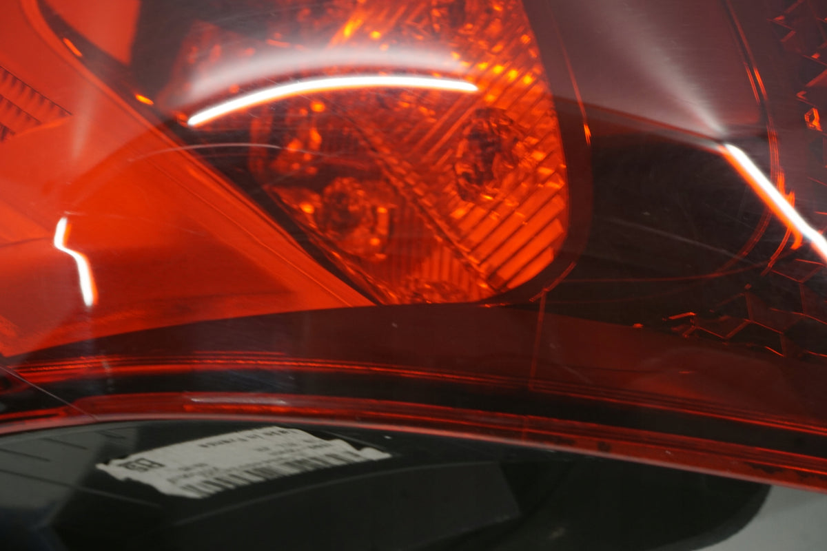 TOYOTA AVENSIS T27 LIFT T29 SEDAN LAMP RIGHT REAR LED 81550-05300