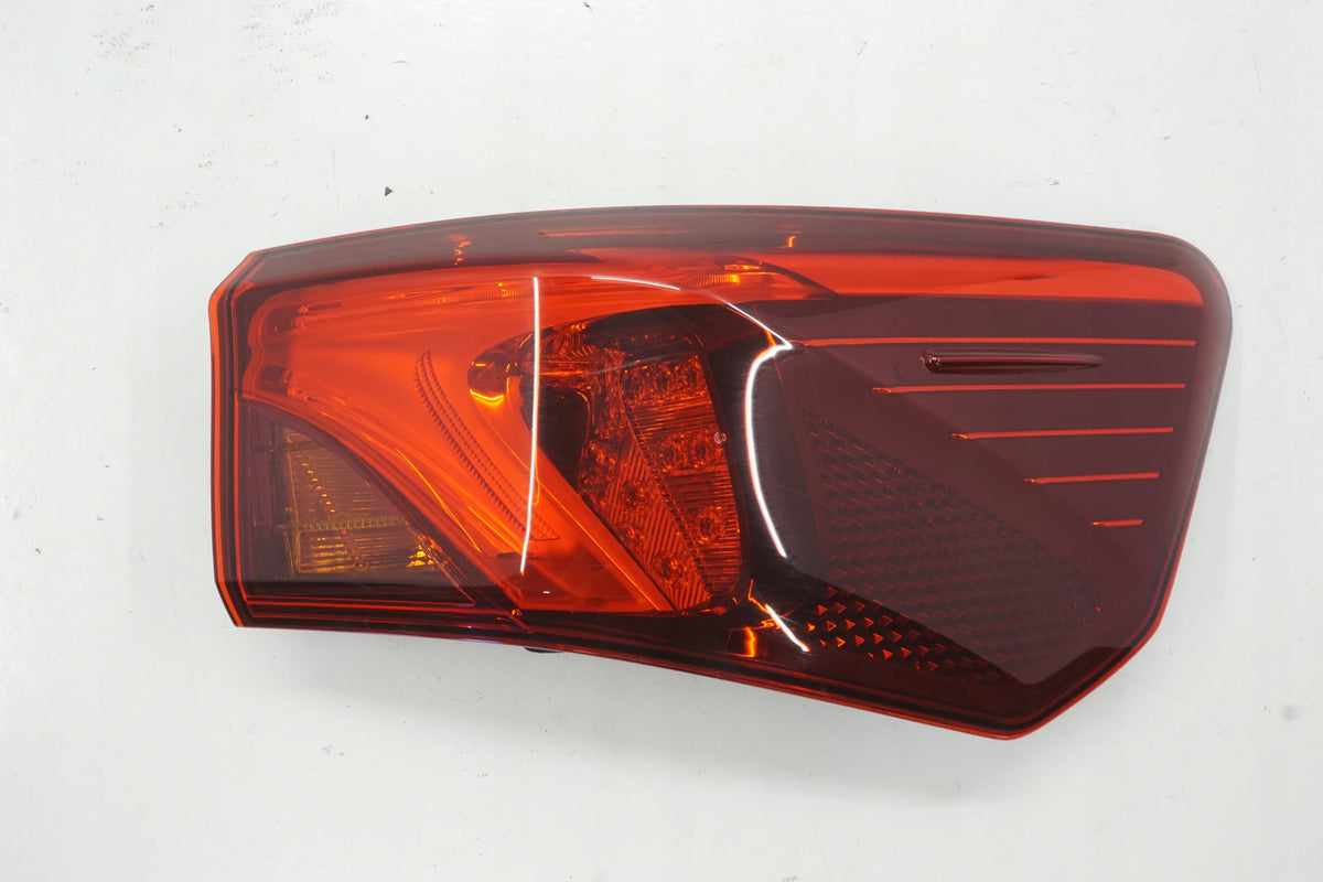 TOYOTA AVENSIS T27 LIFT T29 SEDAN LAMP RIGHT REAR LED 81550-05300