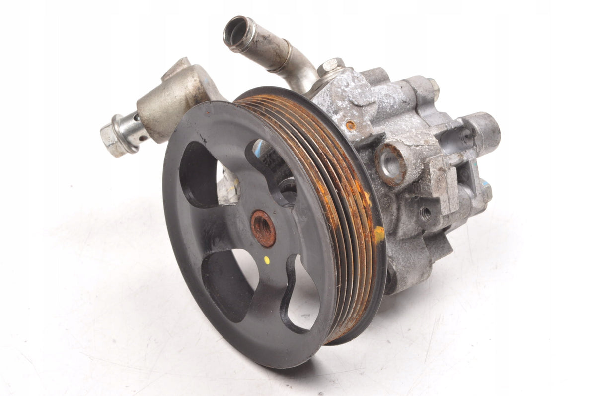 TOYOTA HILUX VIII 2.4 D-4D POWER STEERING PUMP