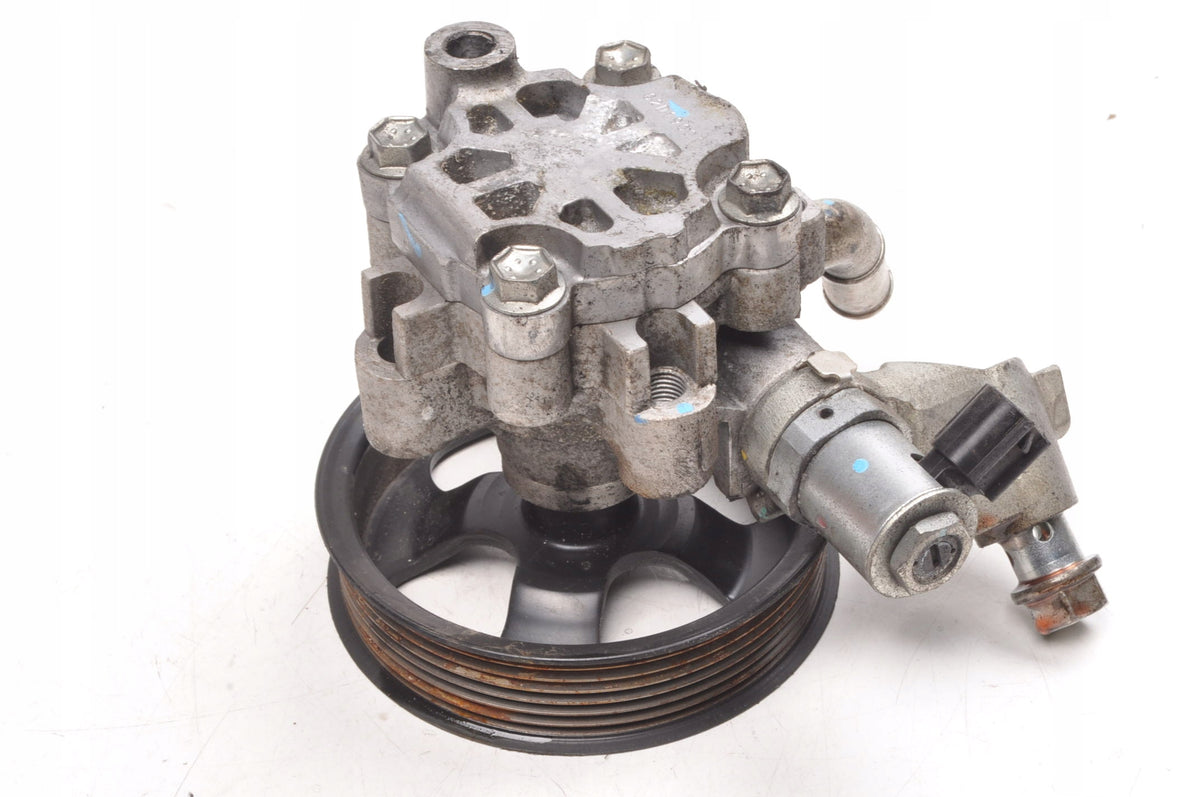 TOYOTA HILUX VIII 2.4 D-4D POWER STEERING PUMP