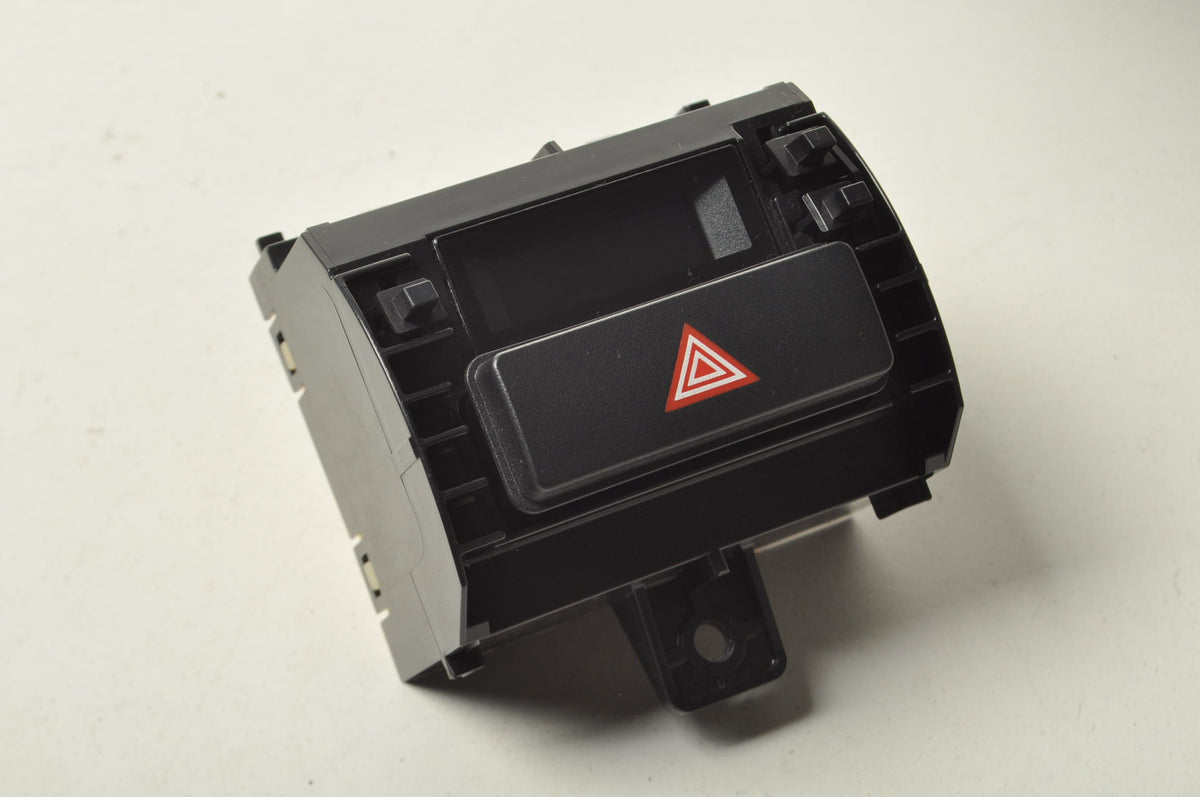 TOYOTA HILUX VIII EMERGENCY LIGHT SWITCH 75H321