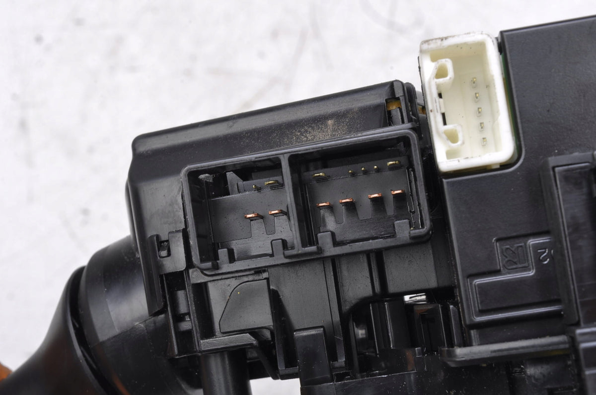 TOYOTA YARIS III COMBINED SWITCH 0D300 17F938