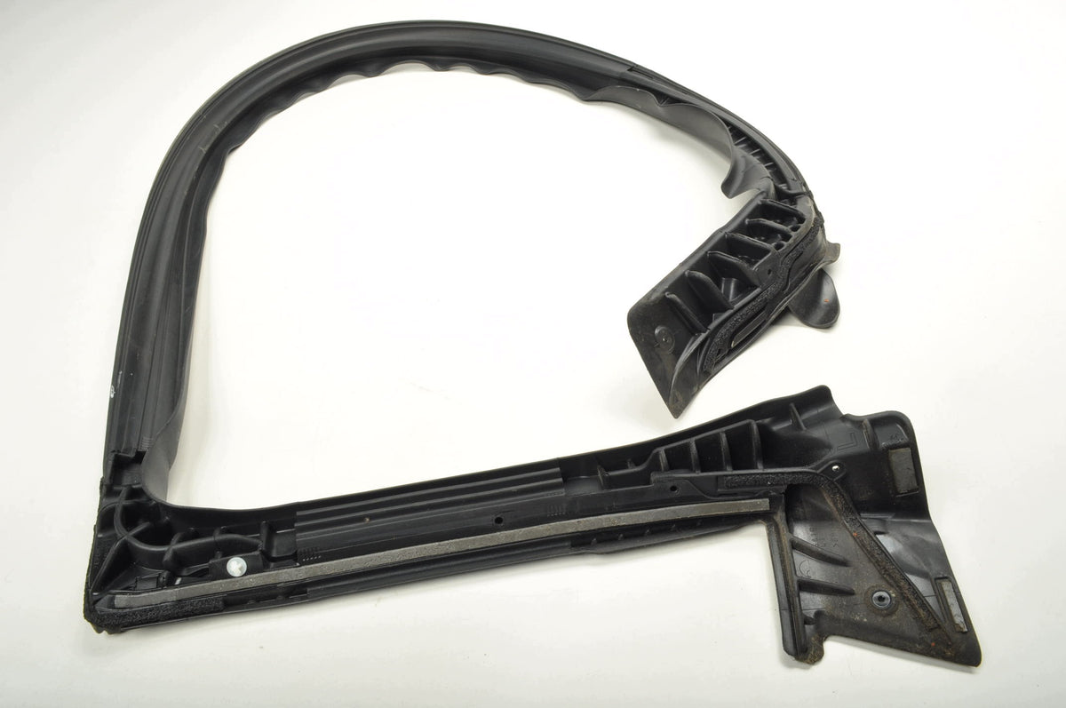 TOYOTA YARIS IV GR DOOR SEAL LEFT 581B-X02