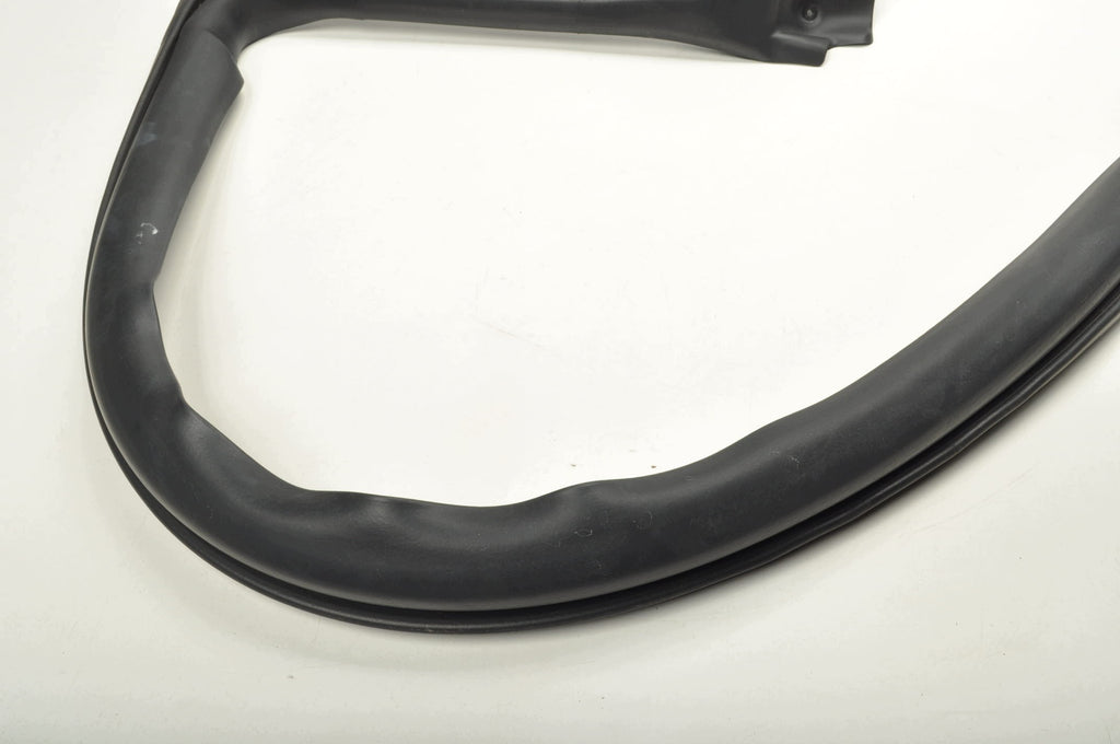 TOYOTA YARIS IV GR DOOR SEAL LEFT 581B-X02